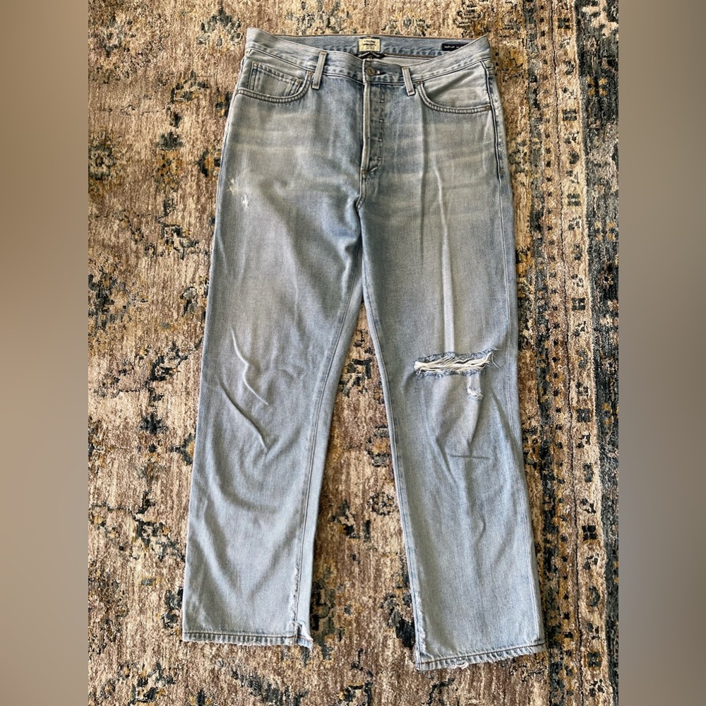 Citizens of Humanity McKenzie Curved Straight leg high rise jean.  Size 27